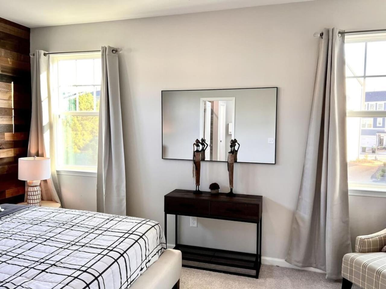 The Villas Buckingham 10 Mins To Rdu Airport Duke Downtown Durham Exterior photo